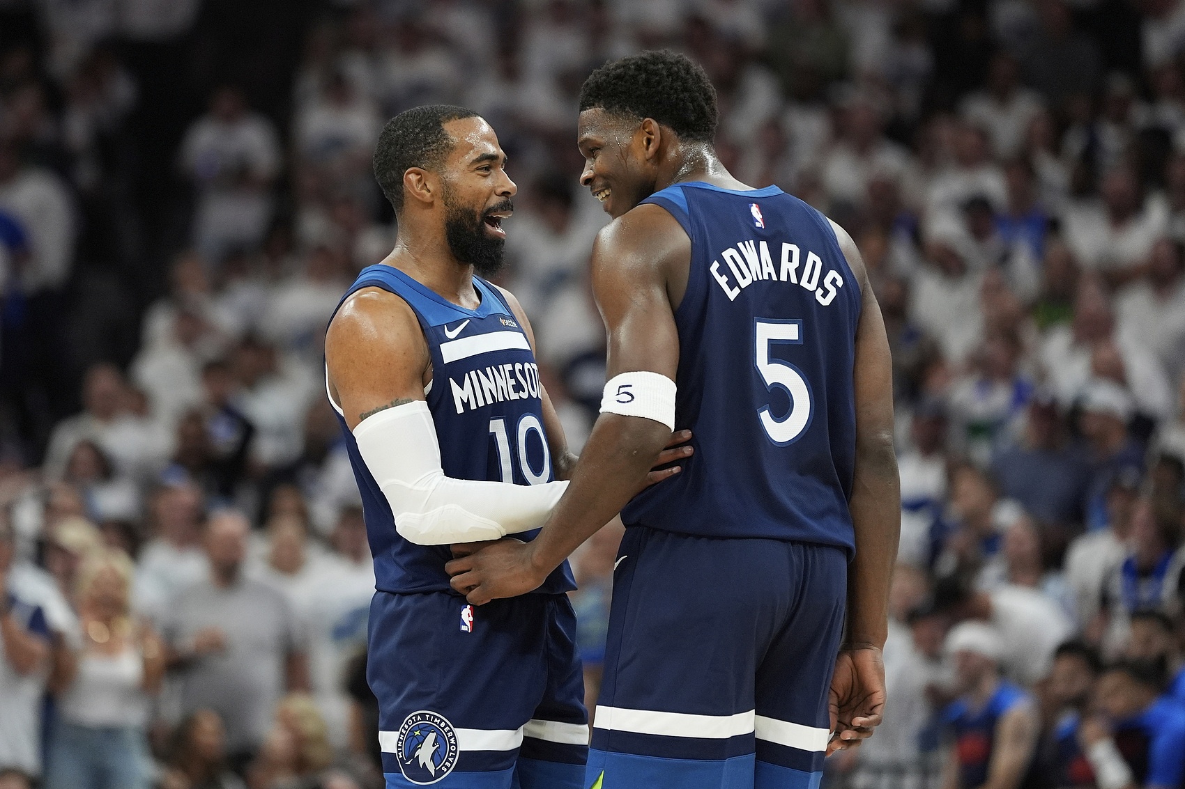 app下载-爱德华兹：听说康利还能回来&amp;我真的希望这能发生 我们想要他回来