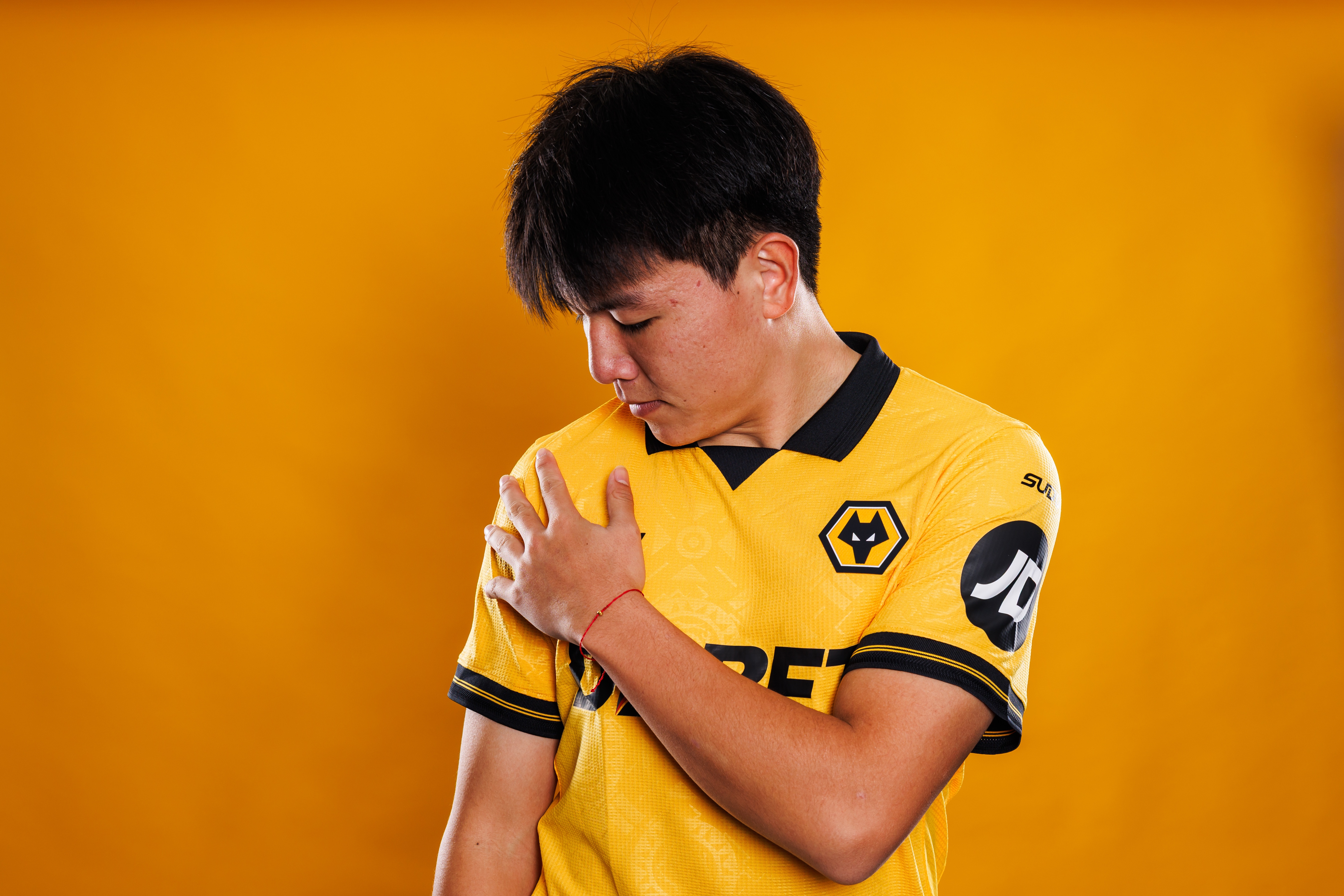 东体：狼队为徐彬动用宝贵的ESC名额，应该也是看到他未来的潜力